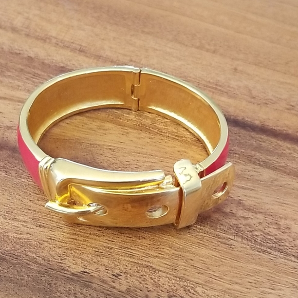 Jewelry - Picture 2 of 3